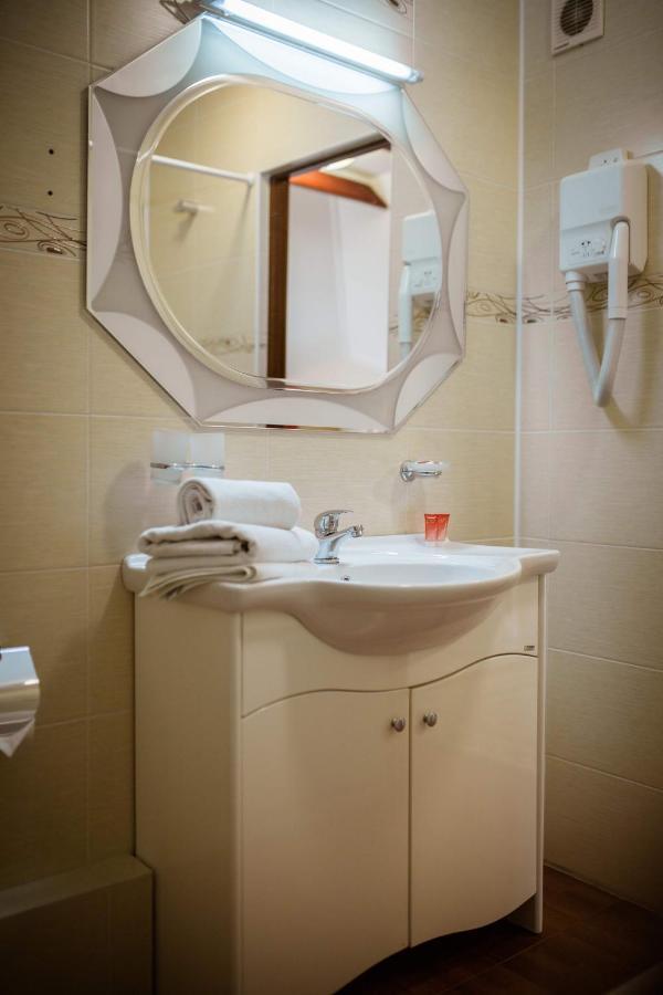 Vila Muntenia Hotel 基希讷乌 外观 照片